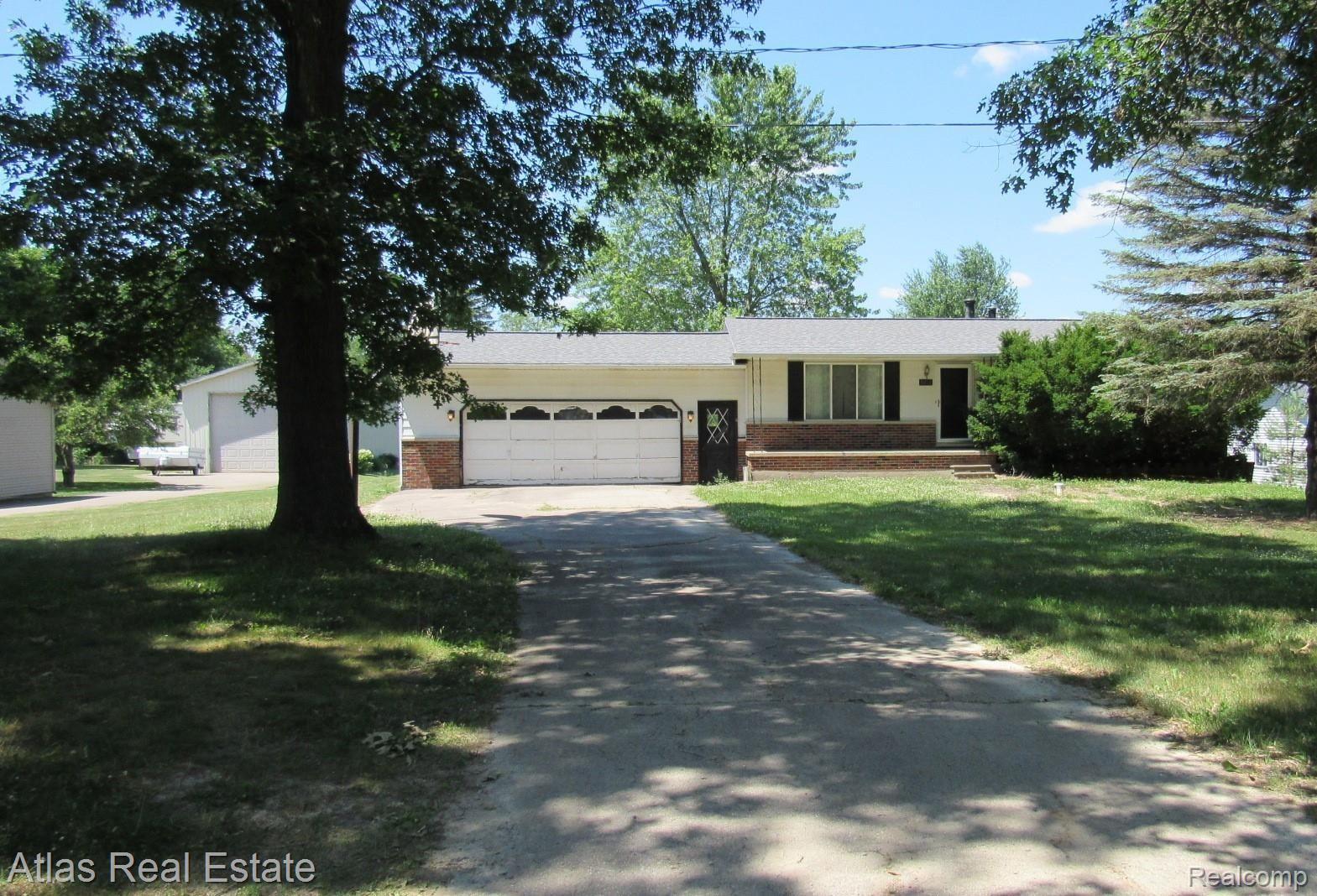 9472 Henderson Road Goodrich, MI 48438 - Photo 2 of 23 IMG_2451 (2).JPG