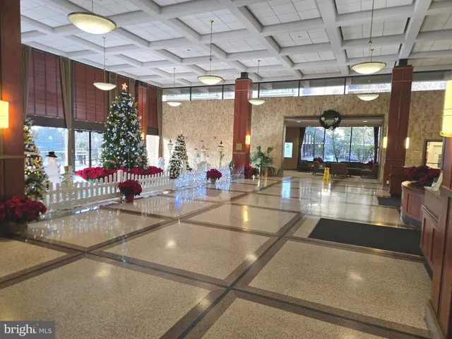 a view of gallery with an entryway