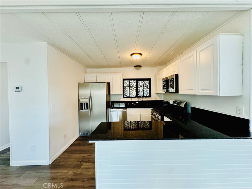3535 Stine Road Bakersfield, CA 93309 - Photo 10 of 25