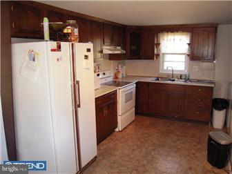 1523 Liberty Avenue Reading, PA 19607 - Photo 4 of 7