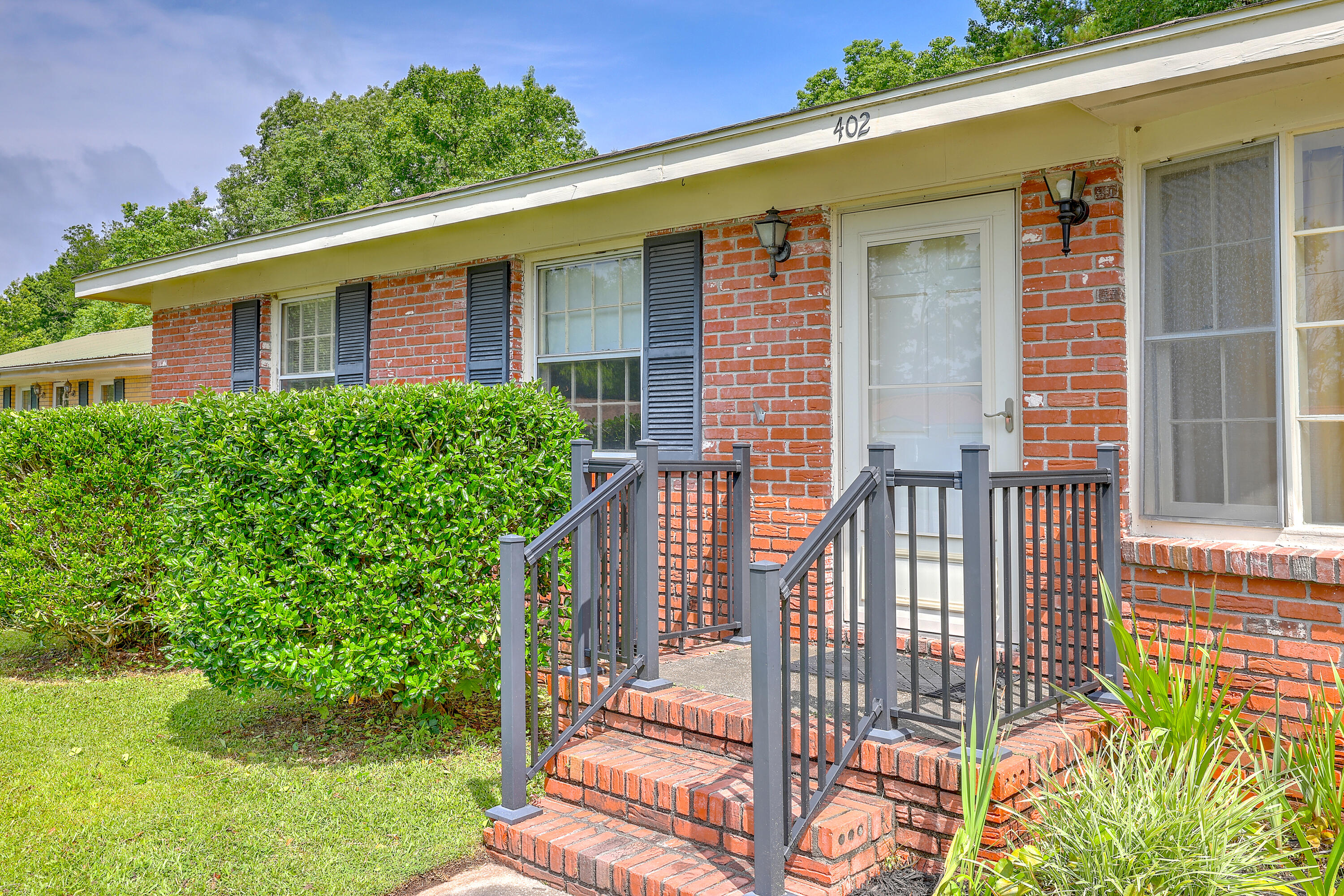 402 Farm Road Goose Creek, SC 29445 - Photo 3 of 24 Come on in!
