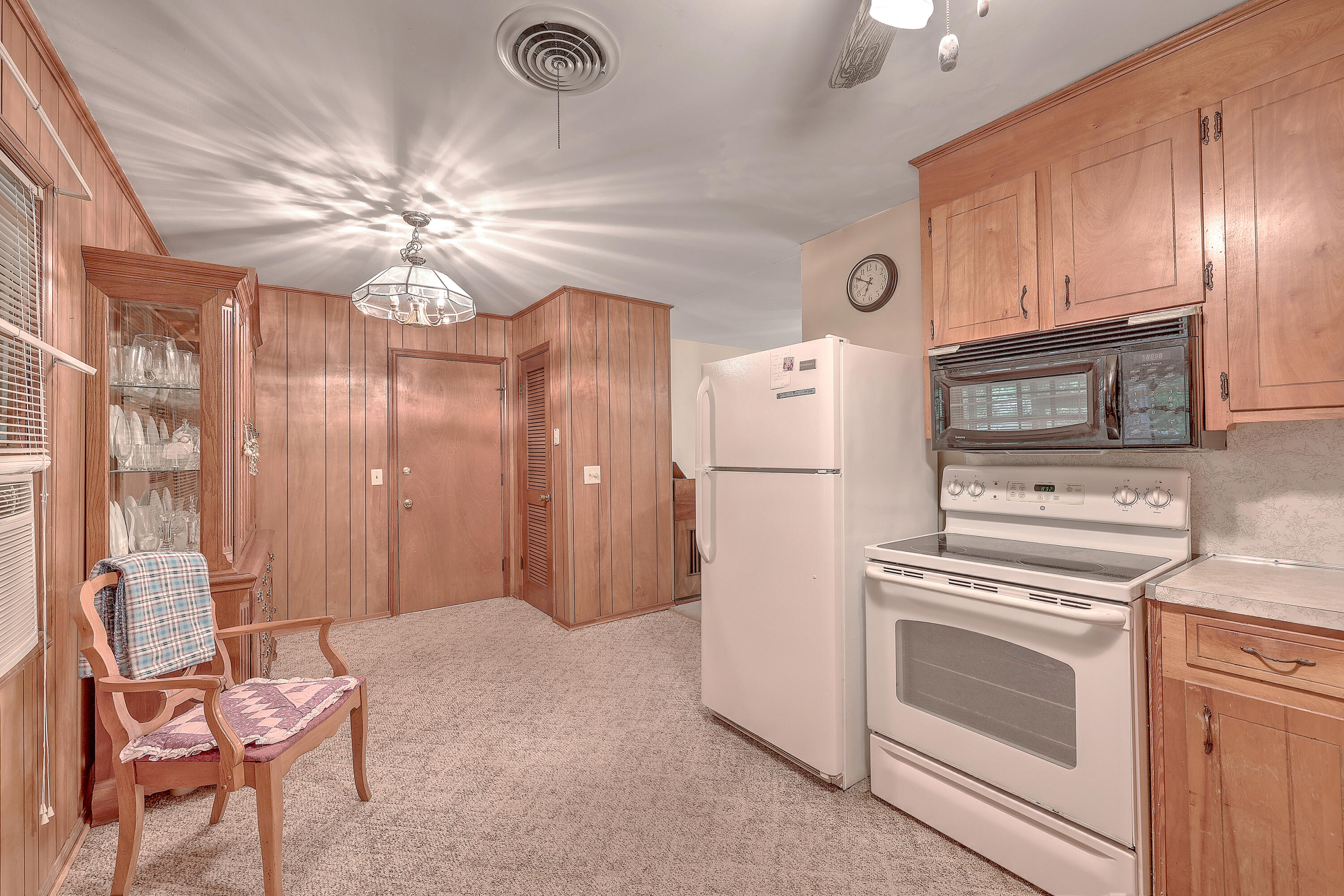 402 Farm Road Goose Creek, SC 29445 - Photo 9 of 24 Kitchen / Dining