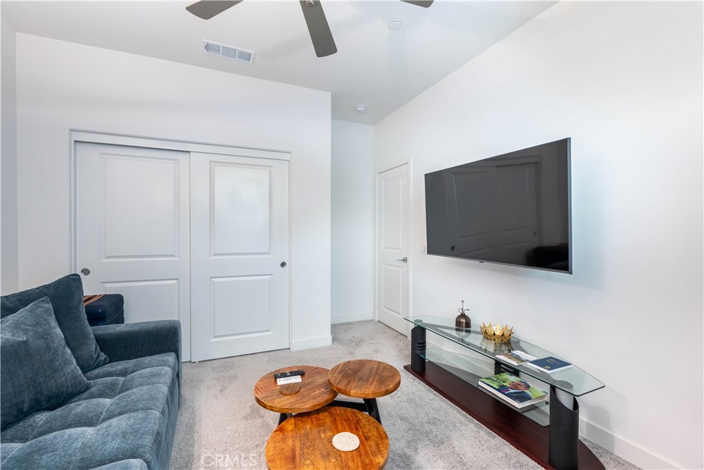 565 Hudson Way Rialto, CA 92377 - Photo 17 of 39 Gallery Image 17