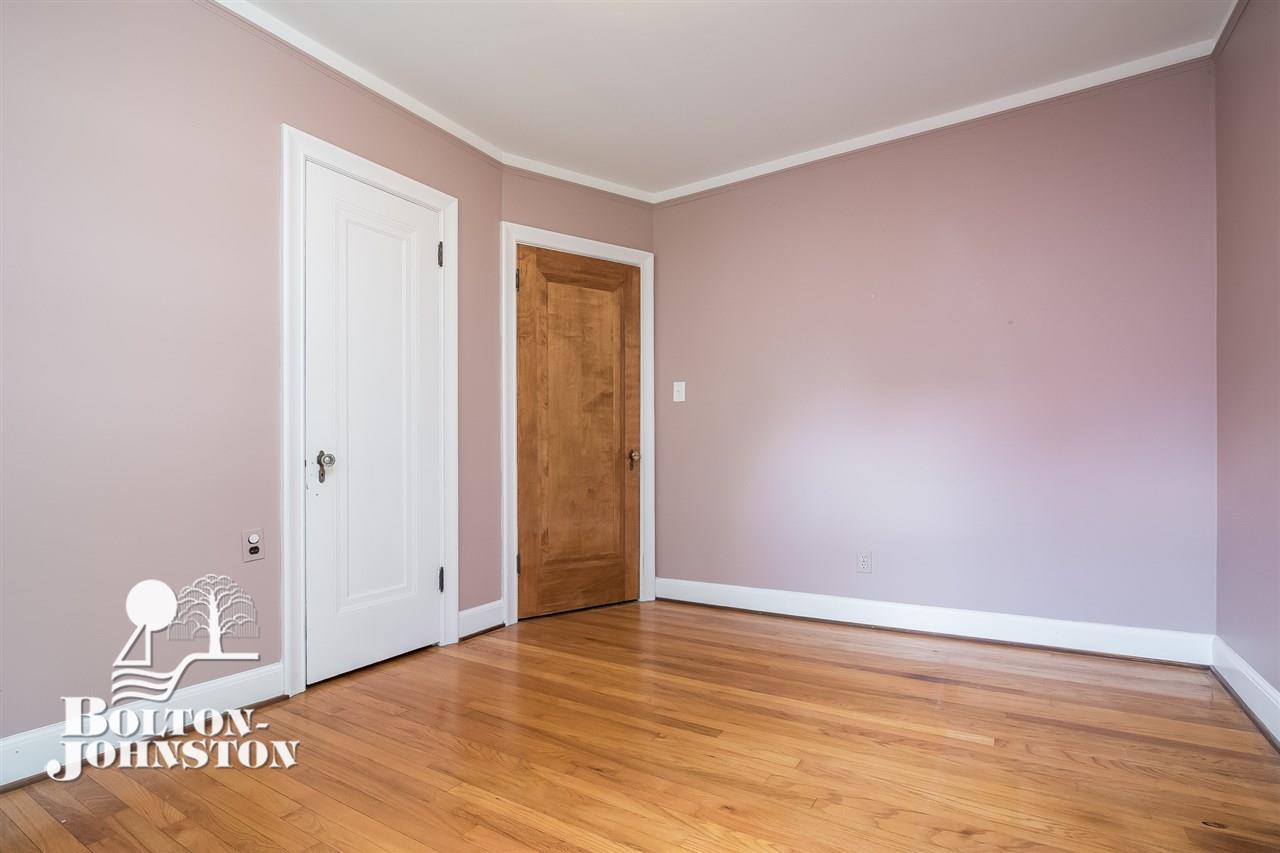 264 McMillan Road Grosse Pointe, MI 48236 - Photo 20 of 38 31351119-19.JPG