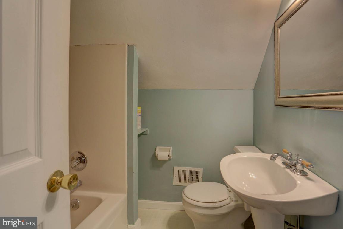 203 Evans Road Lititz, PA 17543 - Photo 14 of 21