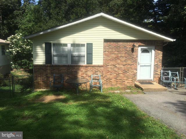 527 Maple Way Lusby, MD 20657 - Photo 3 of 18 Exterior (Front)