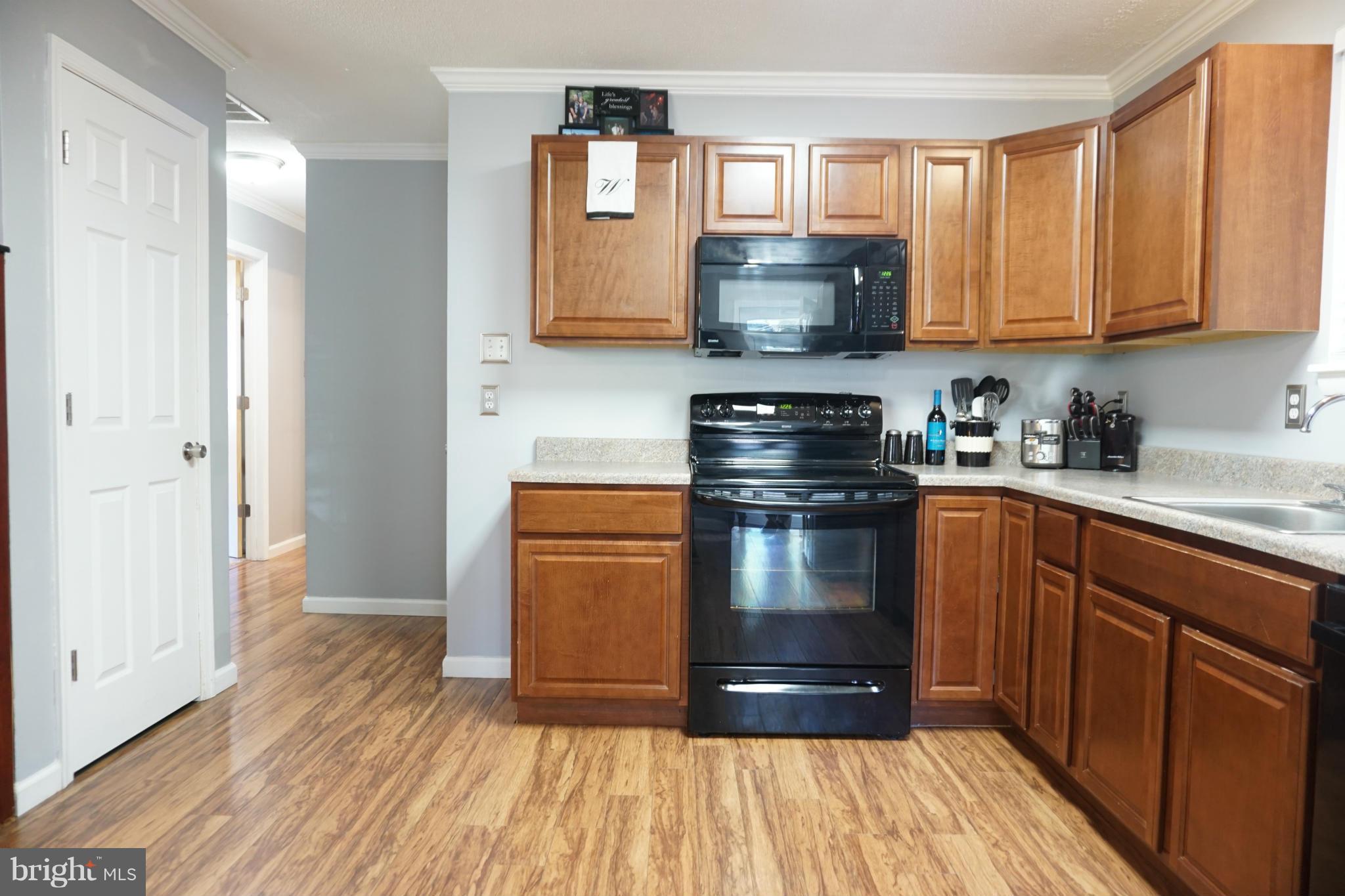 527 Maple Way Lusby, MD 20657 - Photo 4 of 18 Kitchen