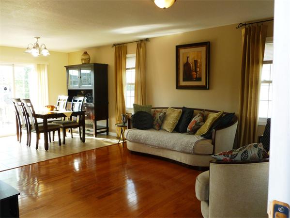 13 Wells Place Springfield, MA 01104 - Photo 3 of 21 Gallery Image 3