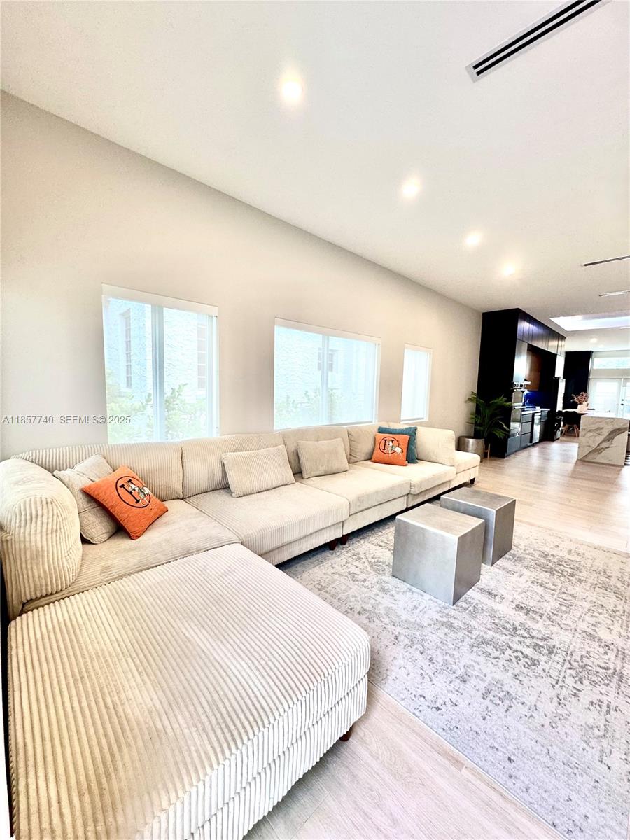 2975 Southwest 15th Street Miami, FL 33145 - Photo 5 of 30