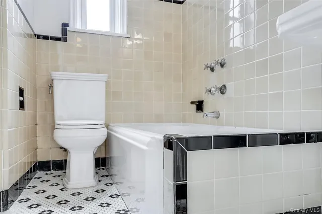 $379,000 | 48-55 43rd Street, Unit 4H | Sunnyside