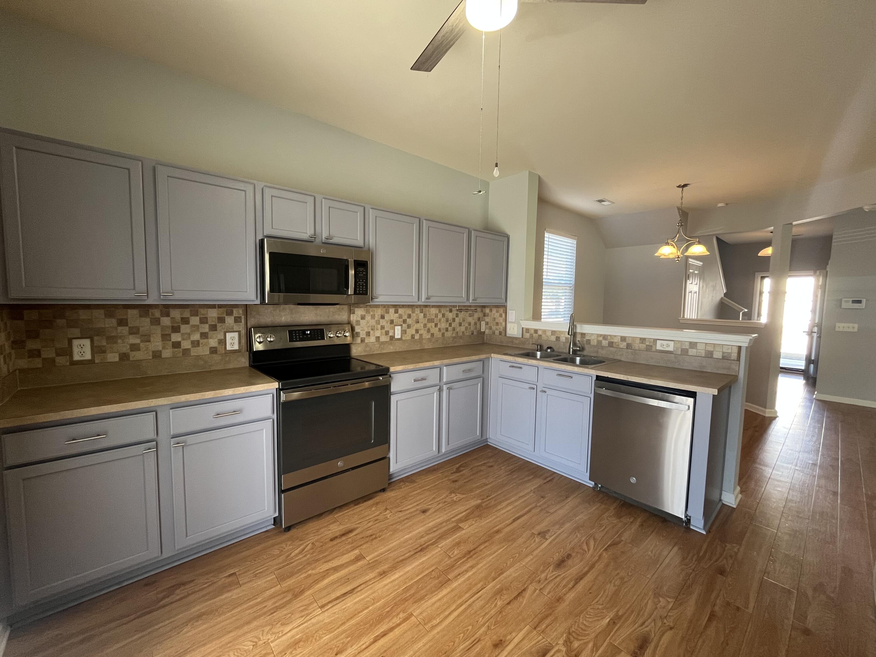 275 Cameron Street Summerville, SC 29486 - Photo 9 of 24 275.9