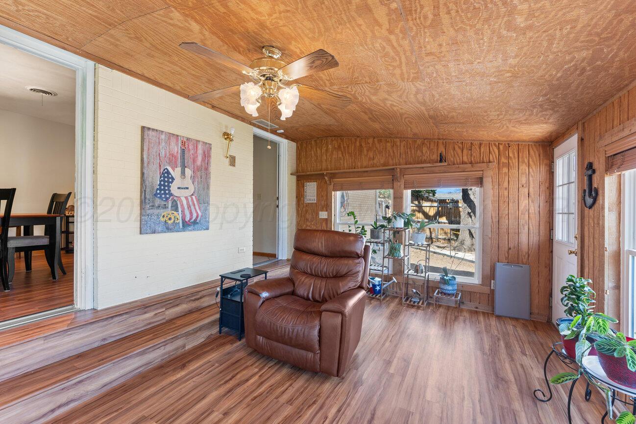 2820 Lloyd Drive Amarillo, TX 79110 - Photo 36 of 46 Sunroom-3