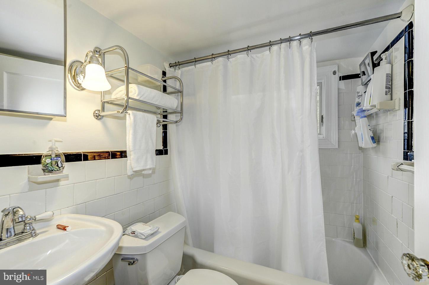3104 Lee Street Silver Spring, MD 20910 - Photo 11 of 20 Bathroom #2