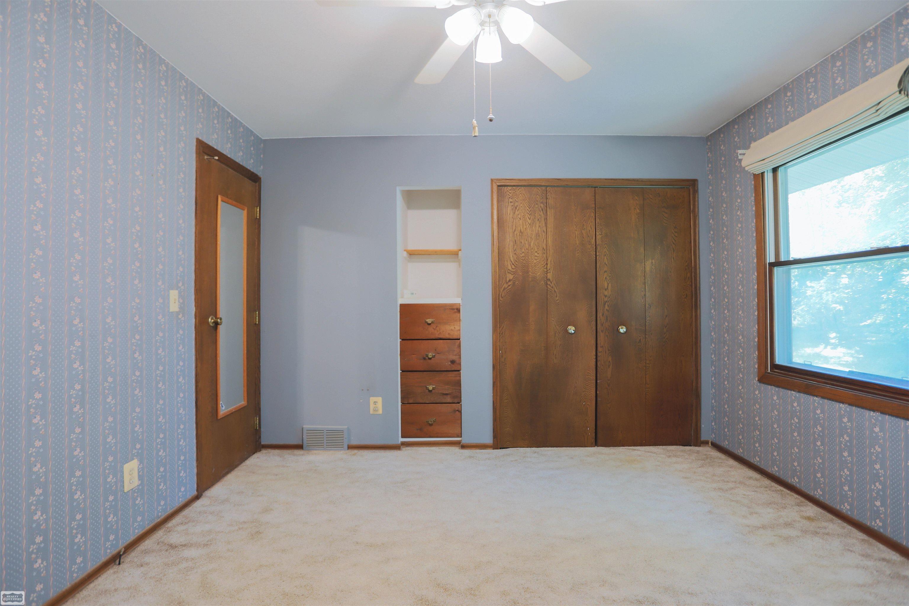 14717 Burt Road Allenton, MI 48002 - Photo 37 of 60 50083495-37.JPG