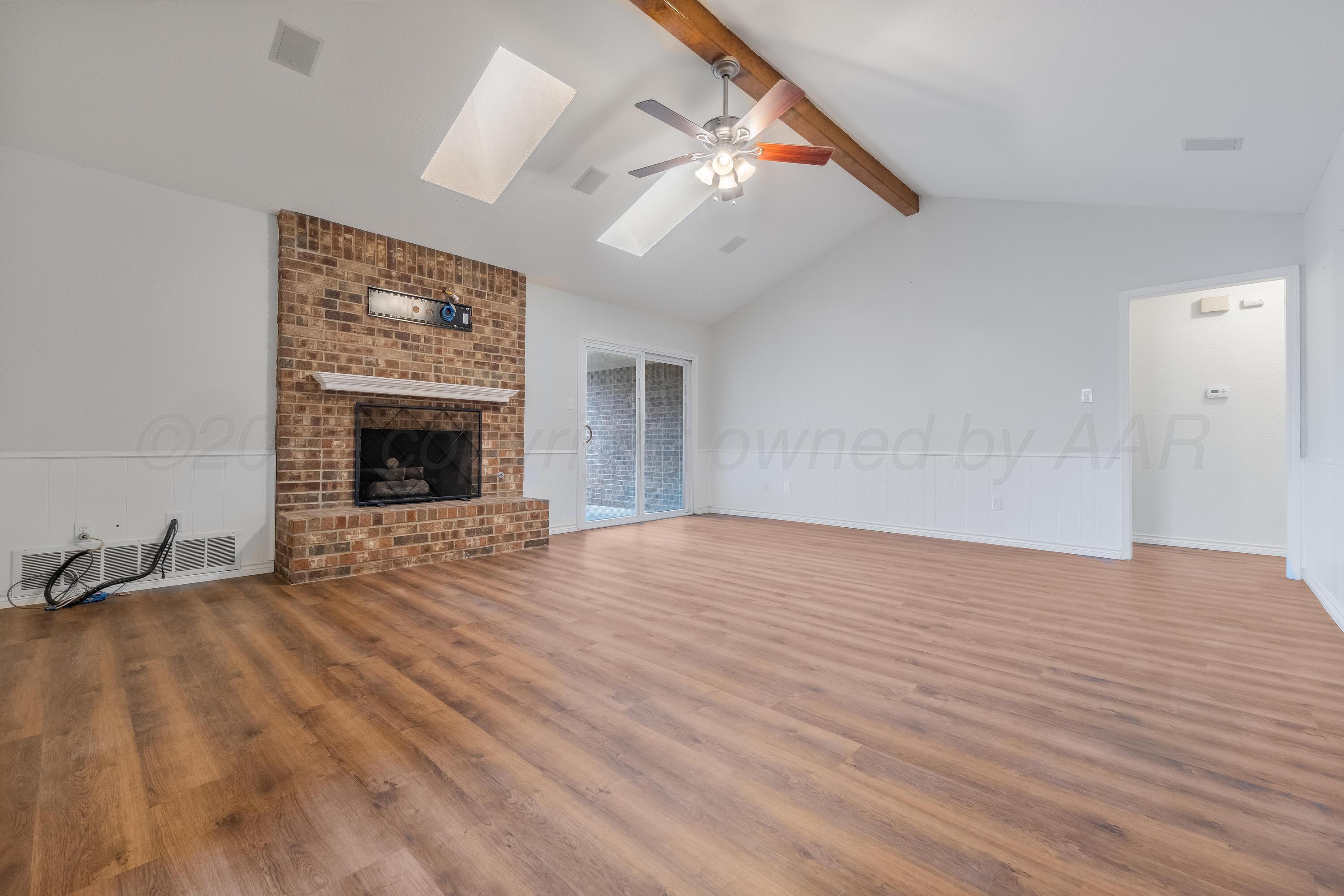 Living Room - 1