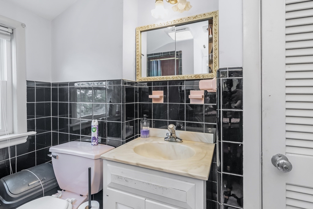 67 Cook Avenue Chelsea, MA 02150 - Photo 25 of 34