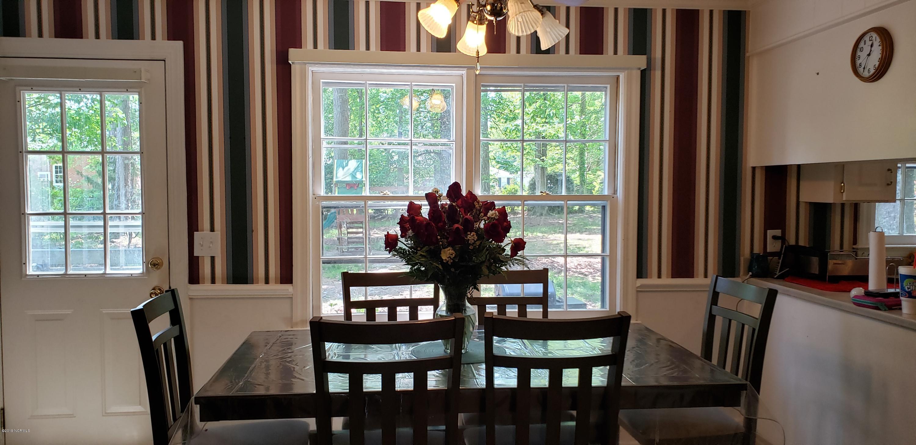 2111 Emerson Road Kinston, NC 28504 - Photo 4 of 23 breakfast nook