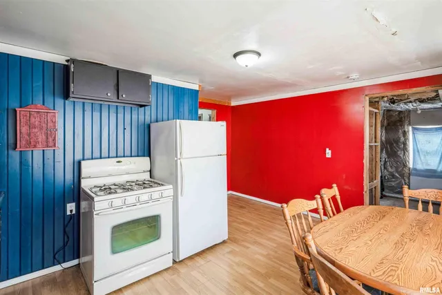 $70,000 | 305 East 3rd Street, Mineral, IL 61344