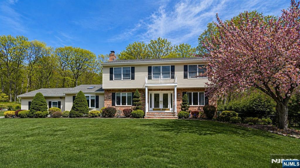 112 Urban Club Road Wayne, NJ 07470 - Photo 2 of 39