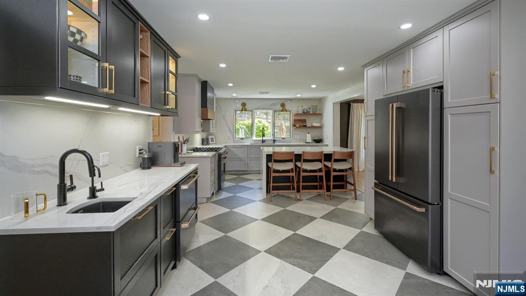 112 Urban Club Road Wayne, NJ 07470 - Photo 6 of 39