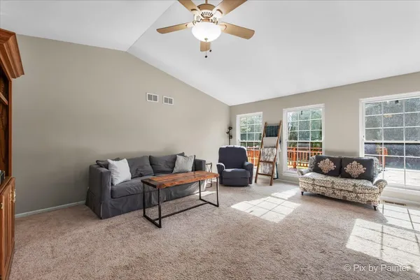 $389,900 | 735 Royal Glen Drive, Cary, IL 60013