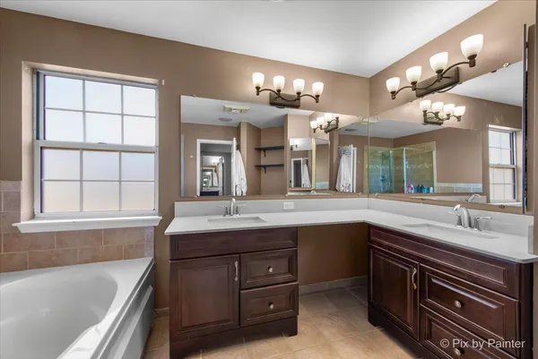 $389,900 | 735 Royal Glen Drive, Cary, IL 60013
