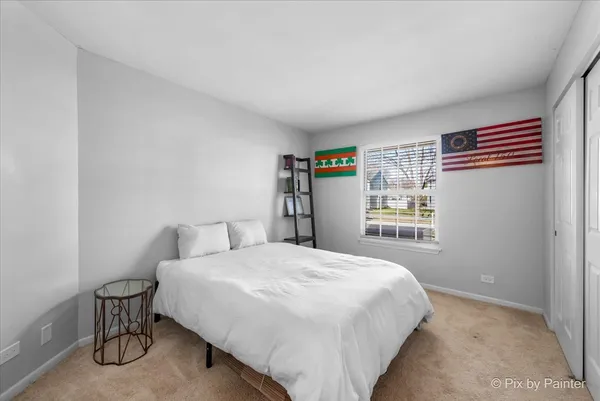 $389,900 | 735 Royal Glen Drive, Cary, IL 60013
