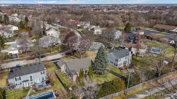 $389,900 | 735 Royal Glen Drive, Cary, IL 60013