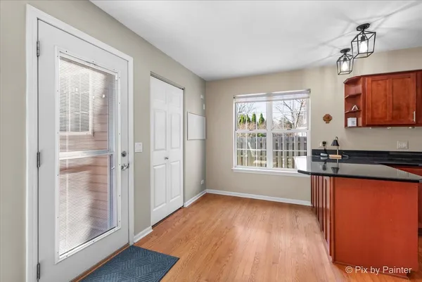 $389,900 | 735 Royal Glen Drive, Cary, IL 60013