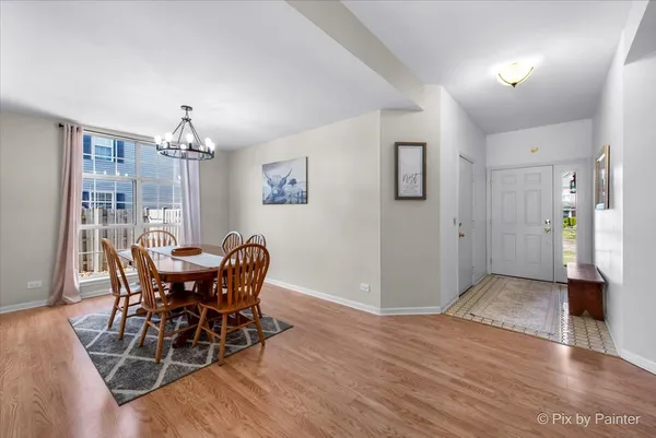 $389,900 | 735 Royal Glen Drive, Cary, IL 60013