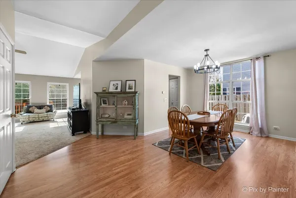 $389,900 | 735 Royal Glen Drive, Cary, IL 60013