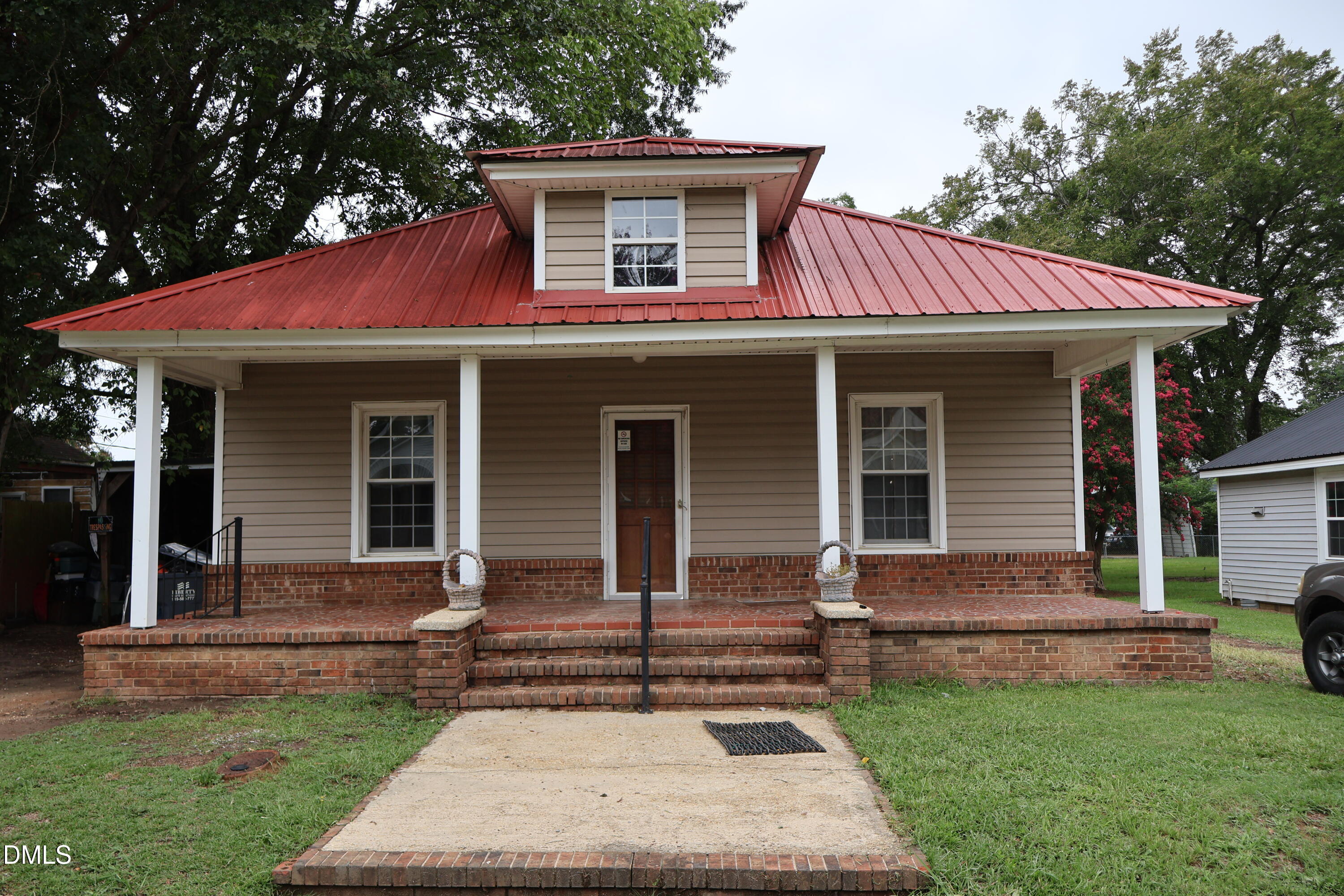 106 3rd Street Erwin, NC 28339 - Photo 1 of 22 IMG_0218
