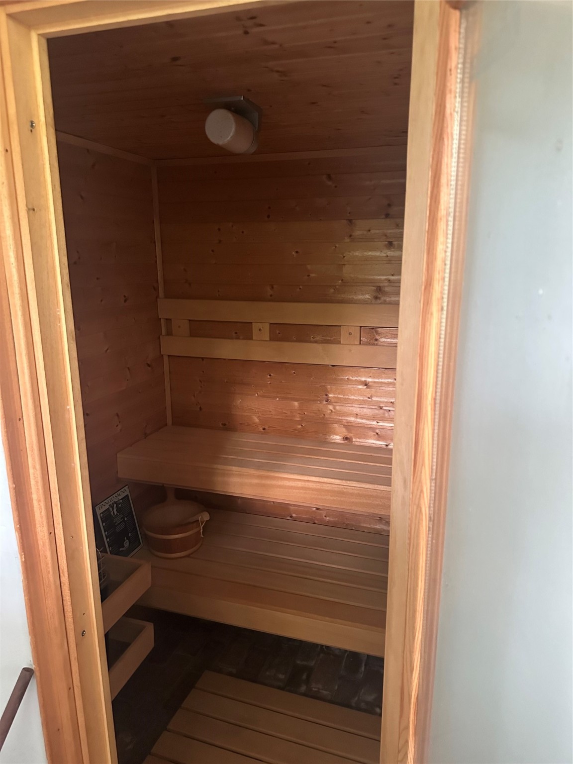 326 Prospect Drive Trinity, TX 75862 - Photo 7 of 22 a bathroom with a bathtub