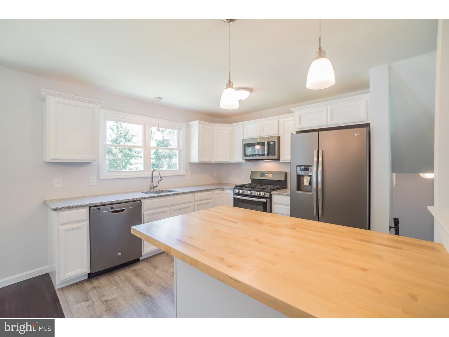 15 Yale Road Atco, NJ 08004 - Photo 8 of 25 Kitchen
