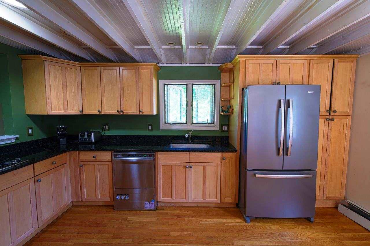 9 Pilgrim Avenue Merrimack, NH 03054 - Photo 8 of 24 Gallery Image 8