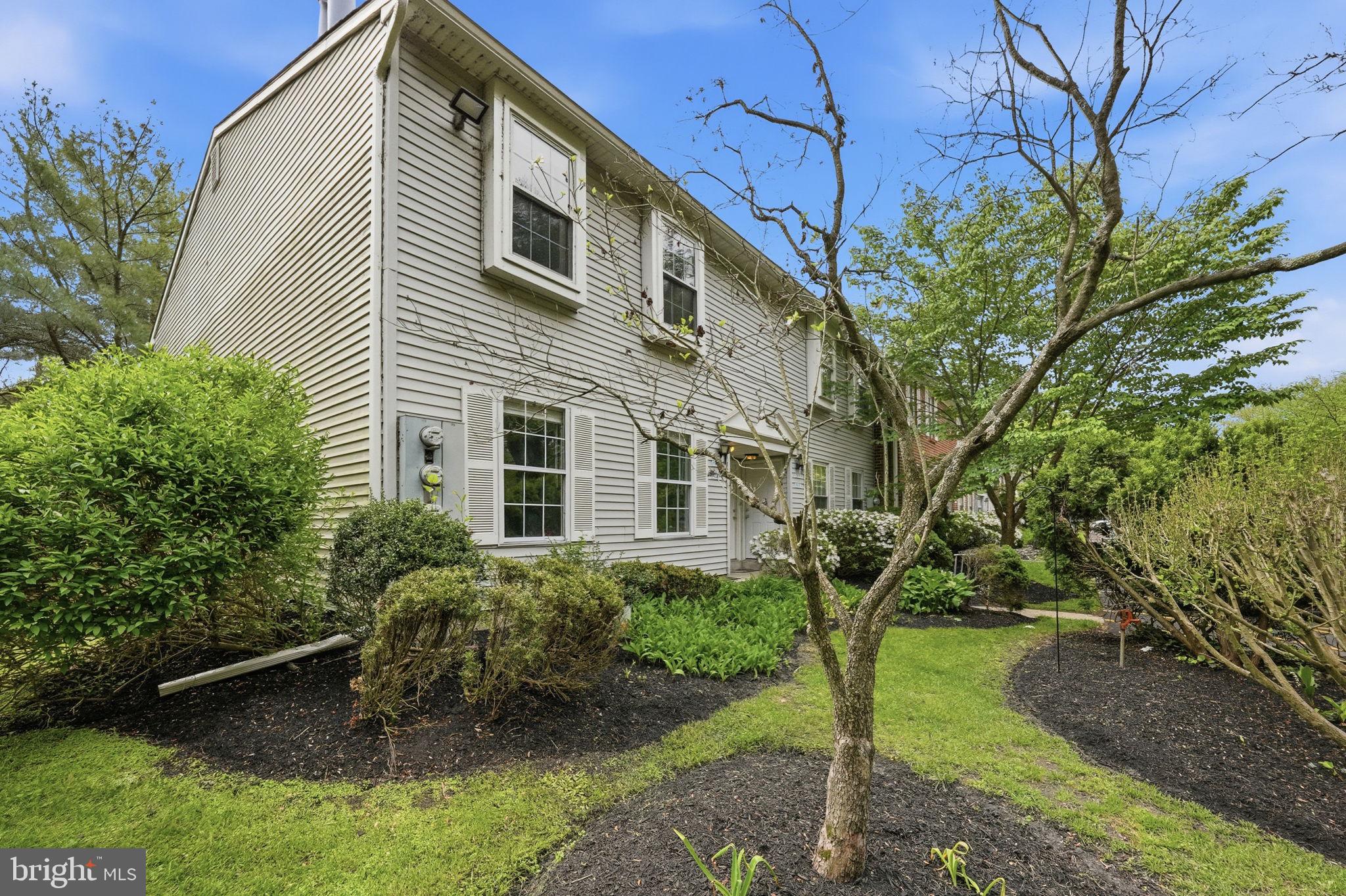 1614 Huntingdon Mews Clementon, NJ 08021 - Photo 2 of 29
