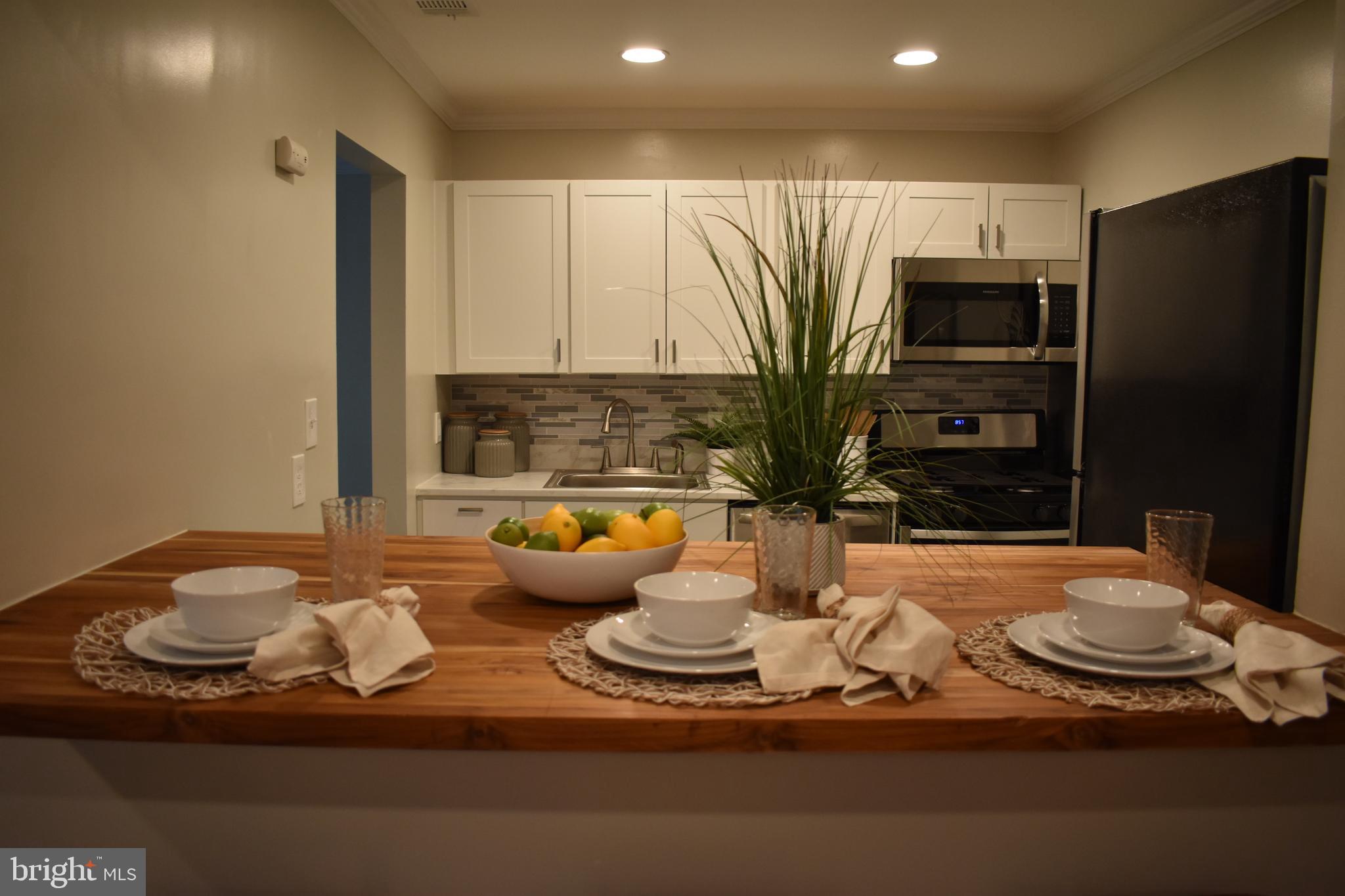 3850 Bel Pre Road, Unit 14 Silver Spring, MD 20906 - Photo 28 of 140 Kitchen Bar