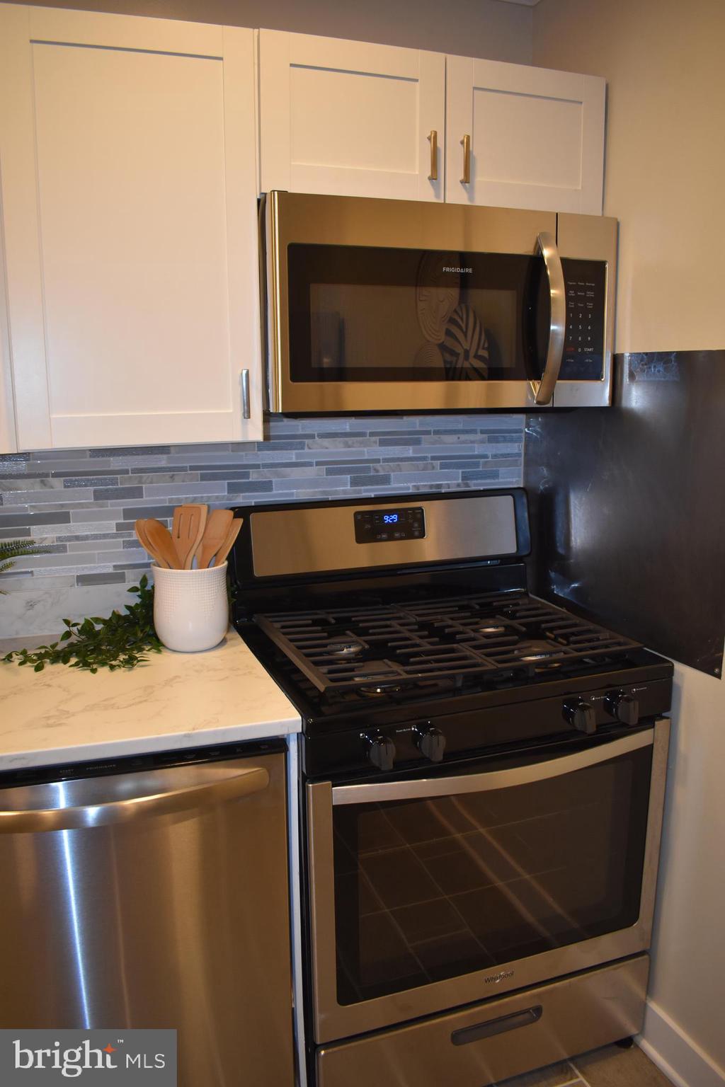 3850 Bel Pre Road, Unit 14 Silver Spring, MD 20906 - Photo 67 of 140 Backsplash