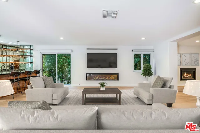 $4,495,000 | 3201 Viola Place, Marina del Rey, CA 90292