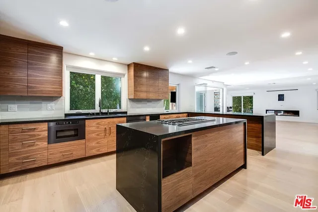 $4,495,000 | 3201 Viola Place, Marina del Rey, CA 90292