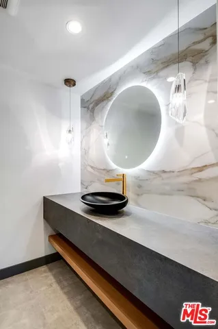 $4,495,000 | 3201 Viola Place, Marina del Rey, CA 90292