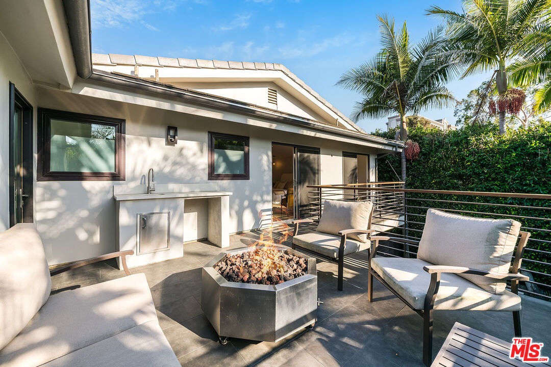 3201 Viola Place Marina del Rey, CA 90292 - Photo 38 of 72 a outdoor space with patio furniture