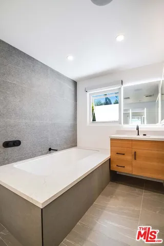 $4,495,000 | 3201 Viola Place, Marina del Rey, CA 90292