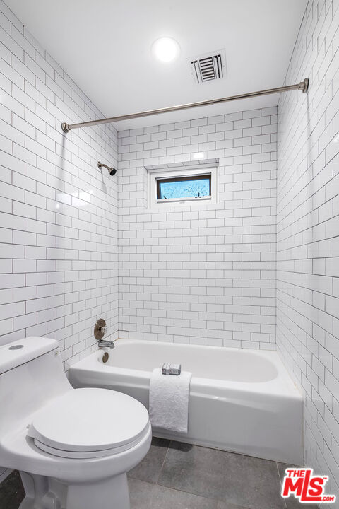 3201 Viola Place Marina del Rey, CA 90292 - Photo 57 of 72 a bathroom with a toilet and a bathtub