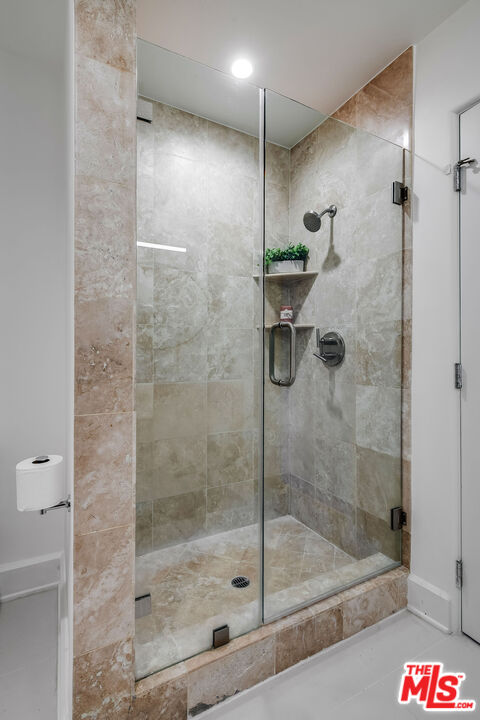 3201 Viola Place Marina del Rey, CA 90292 - Photo 61 of 72 a bathroom with a shower