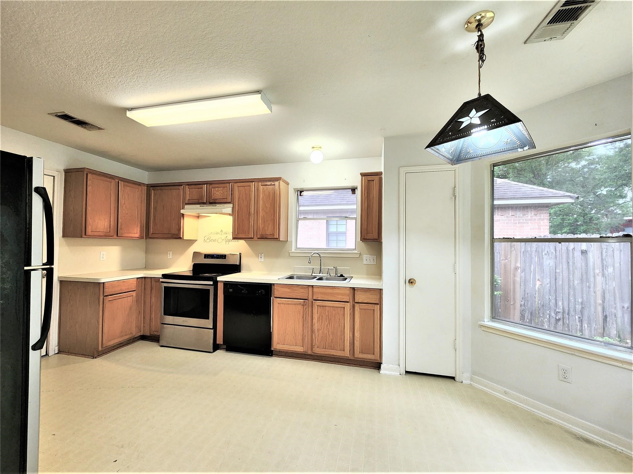 5819 Flower Gate Drive Spring, TX 77373 - Photo 5 of 11 Gallery Image 5