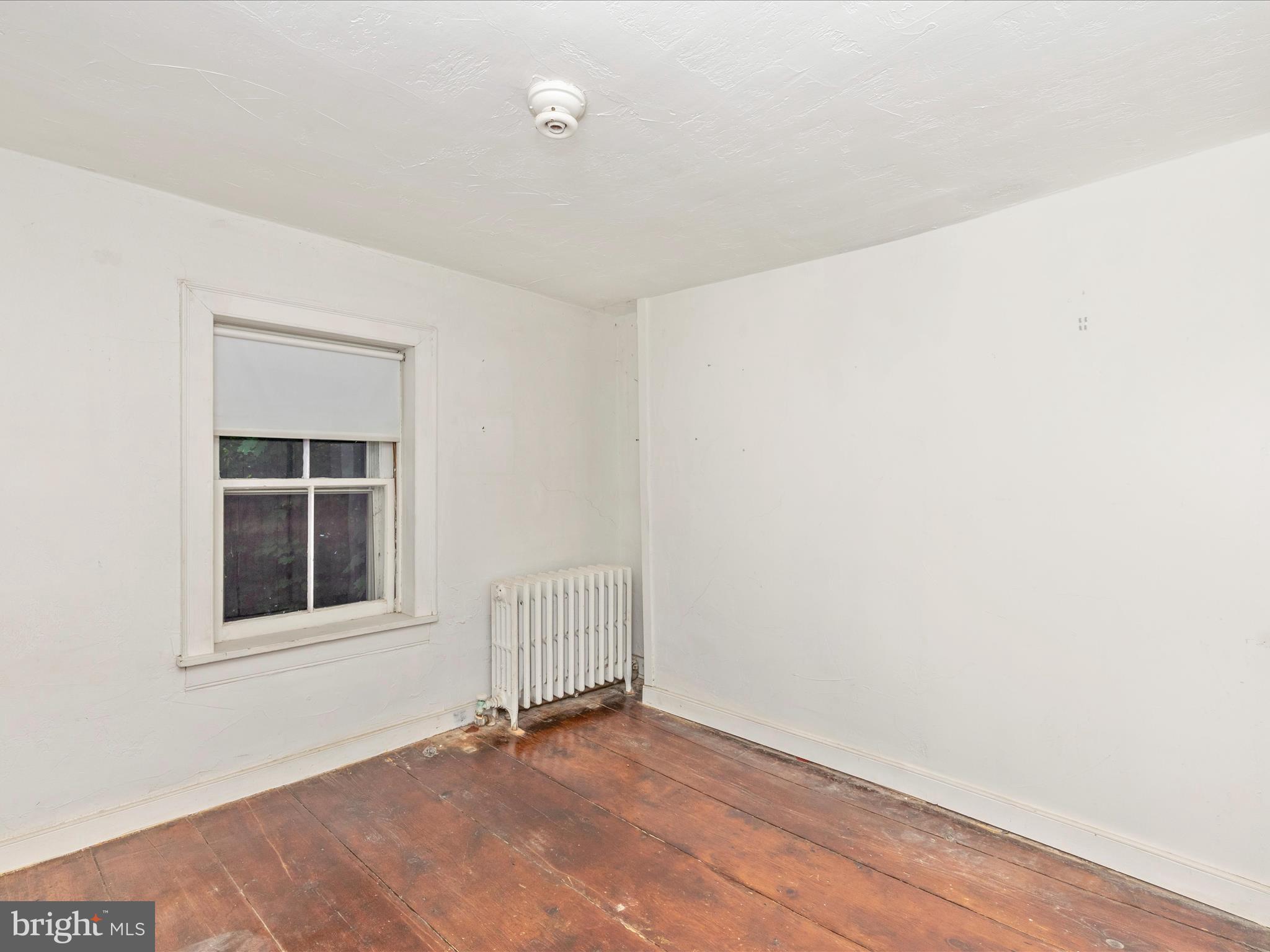 3204 Uniontown Road Westminster, MD 21158 - Photo 37 of 51 an empty room with a window