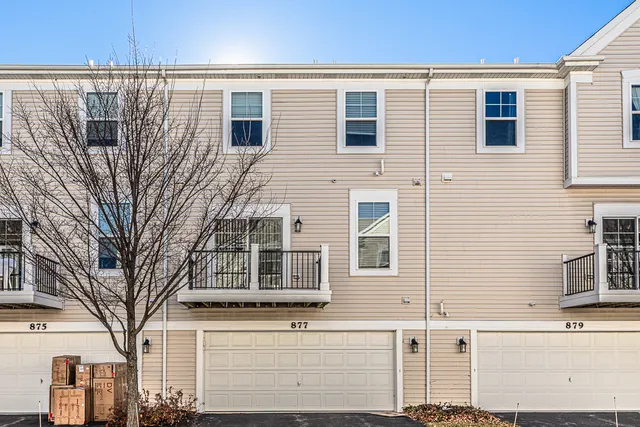 $449,900 | 877 Lewisburg Lane, Aurora, IL 60504