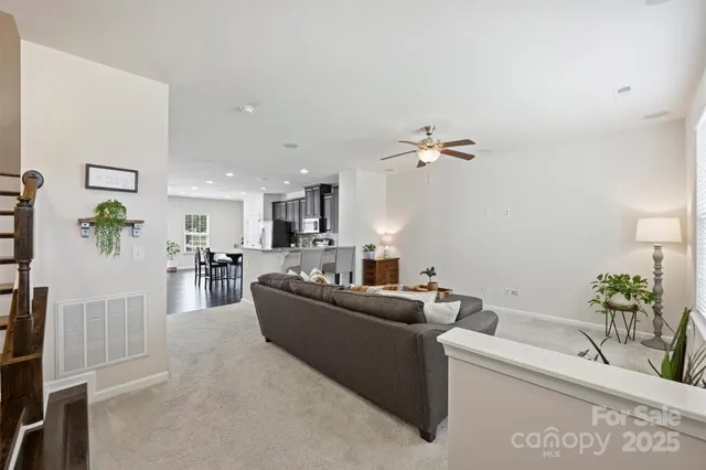 $435,000 | 3327 Major Samuals Way, Charlotte, NC 28208