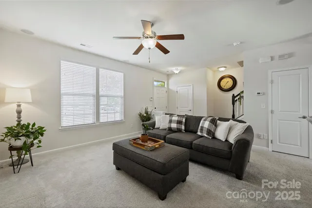 $435,000 | 3327 Major Samuals Way, Charlotte, NC 28208